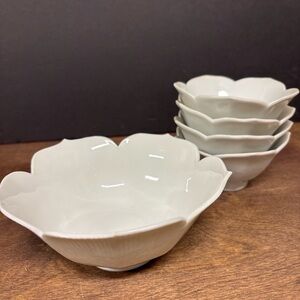 Vintage White Scalloped Ceramic Bowls - Set of 5